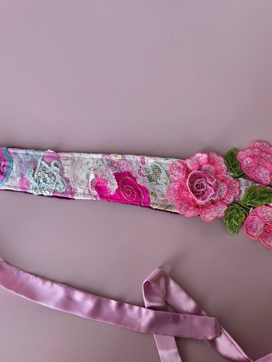 Handmade Pink and Fuchsia Embroidered Rose Patchwork Quilted Hair Sash main image 10